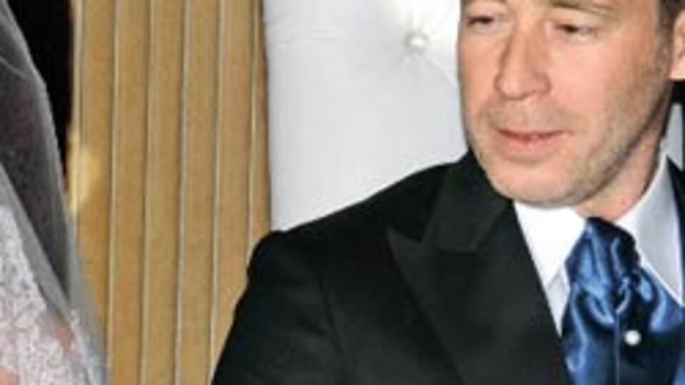 Yakışıklı oyuncu evlendi