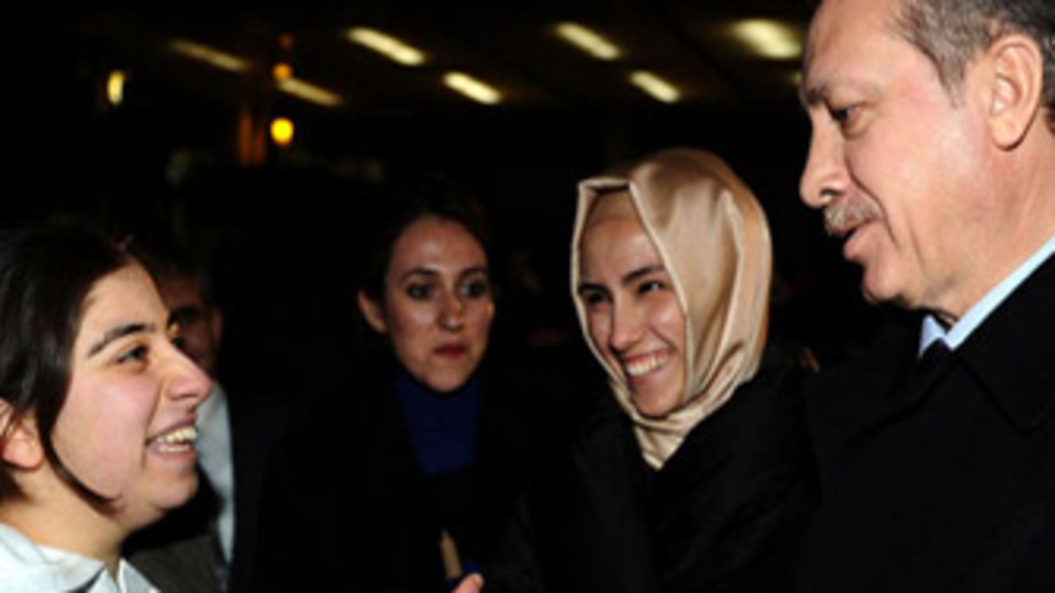Genç bir kızın Başbakan'dan şaşırtan isteği