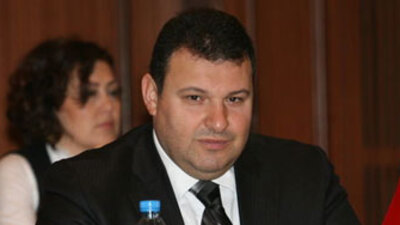 Bülent Deriş aday oldu!