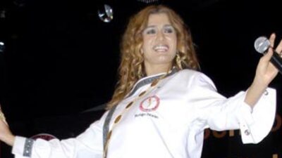 Tuğba Özay'dan frikik! GALERİ