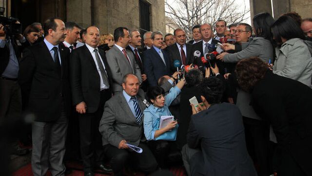 "Pabuç bırakmayız"