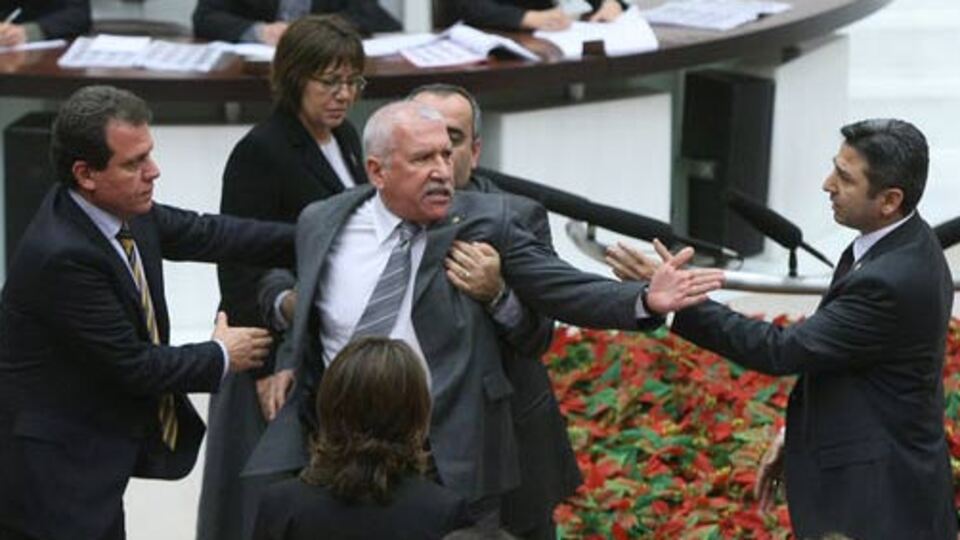 Gerginlik sürüyor