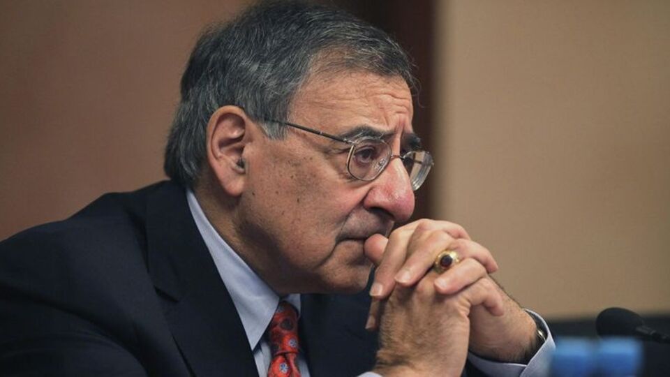 Panetta'nın uçağının indiği üste patlama!