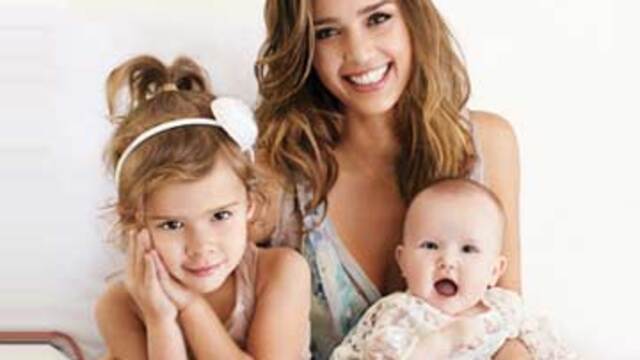 Anne Jessica Alba bambaşka GALERİ