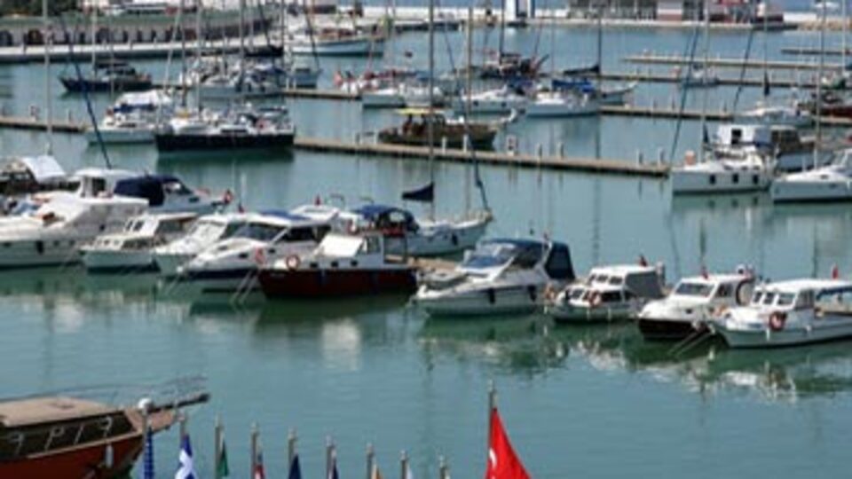 İzmir'e 18 yeni yat limanı
