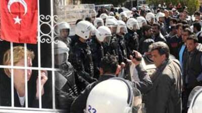 Gerginlik Bodrum'da başladı