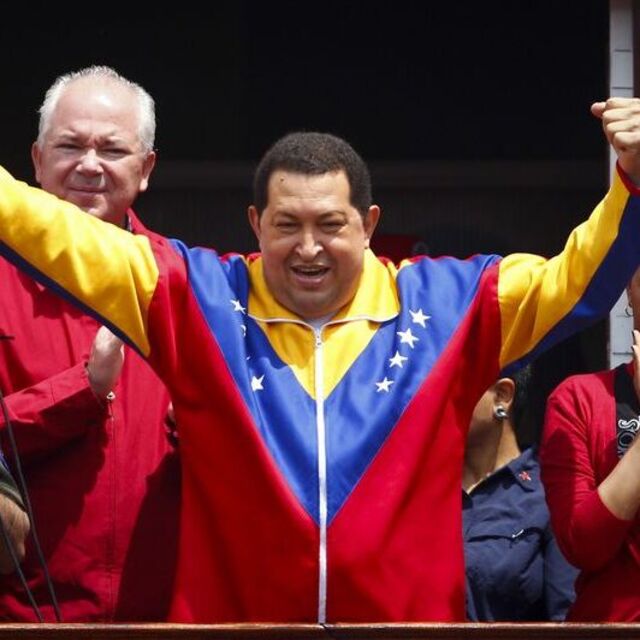 Chavez'e şarkılı karşılama