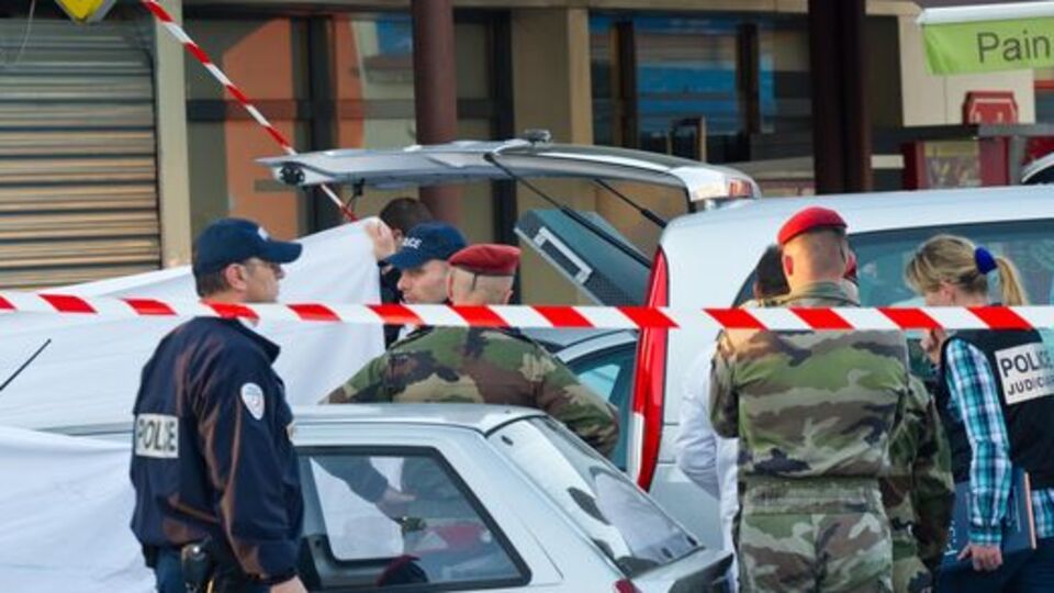 Fransa 3 askerin katilini arıyor