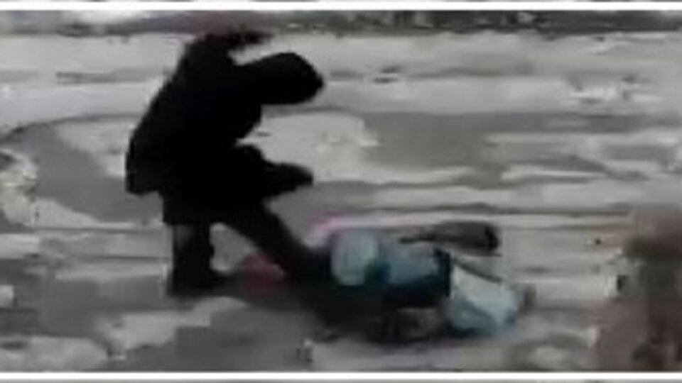 O vicdansız babası çıktı! VİDEO