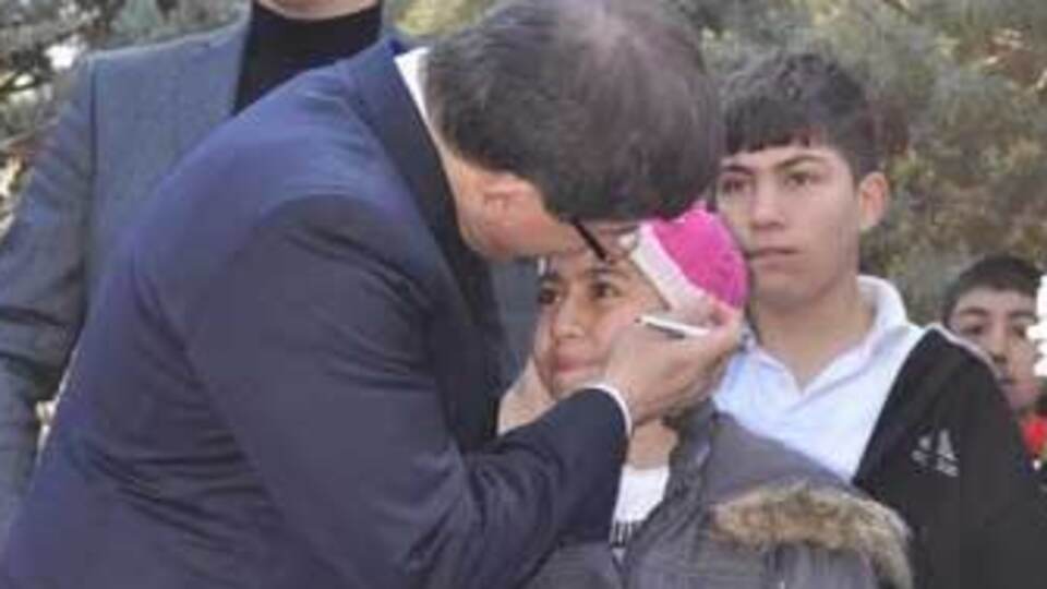 ''Beni baba olarak kabul eder misin?''