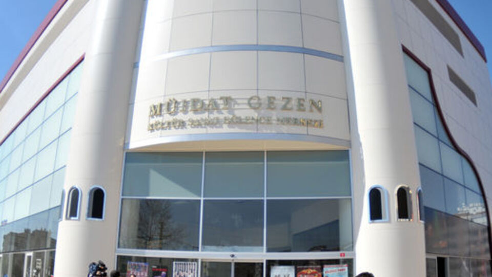Müjdat Gezen Sanat Merkezi'ne haciz