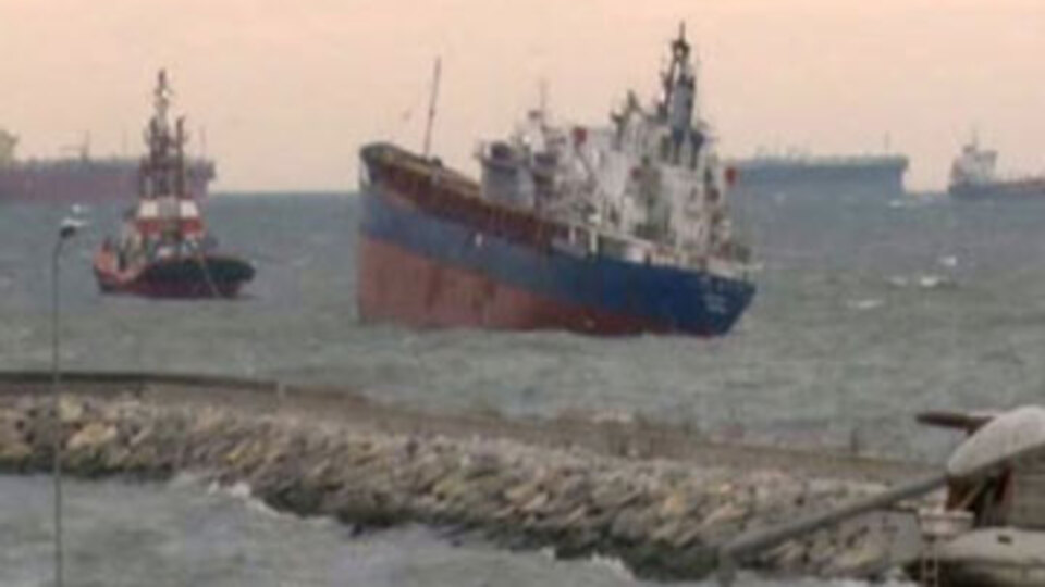 Tayvan'da yük gemisi battı: 6 ölü