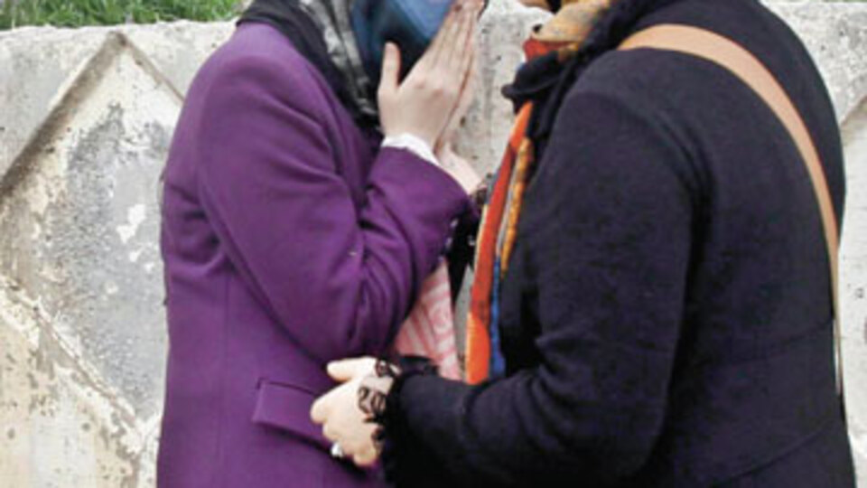 Eşler birbirinin dini inancına karışabilir mi?