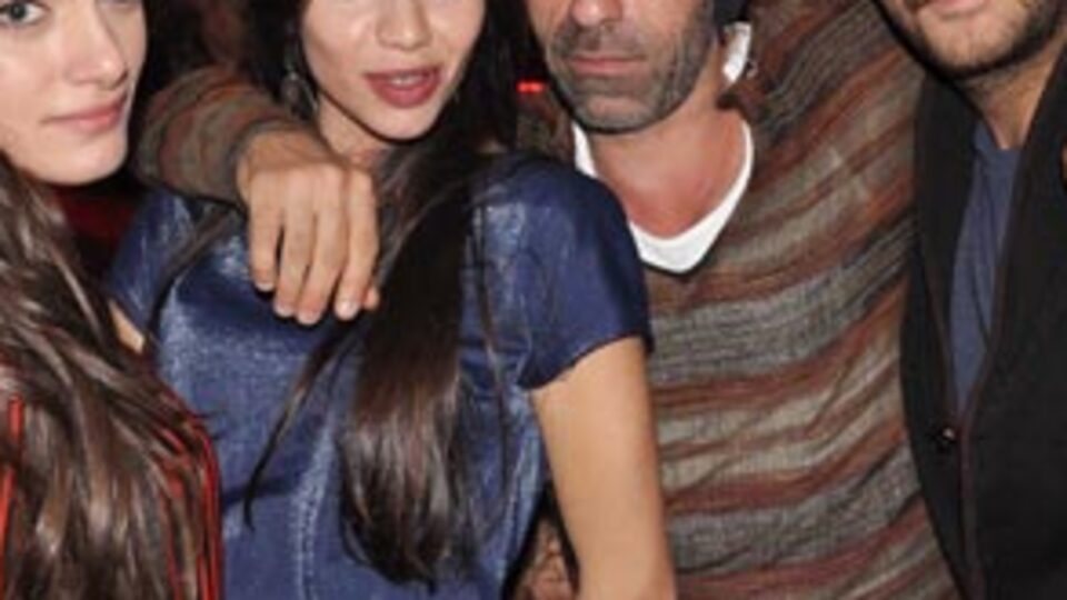 Düşman kardeşler birlikte!