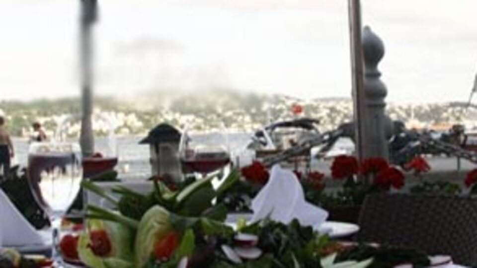 Kuver kadar başınıza taş düşsün!