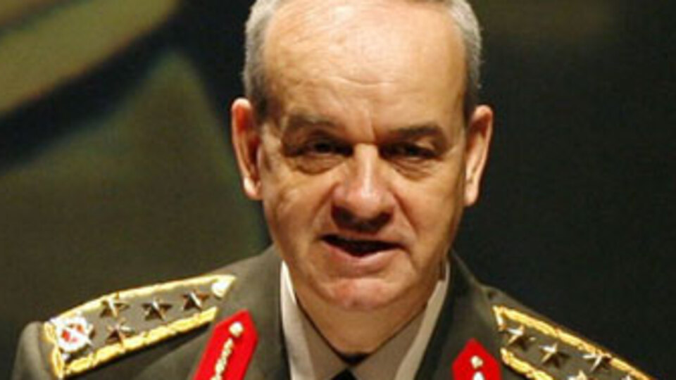 Başbuğ hakim karşısında!
