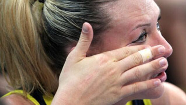 Penny Taylor sakatlandı!