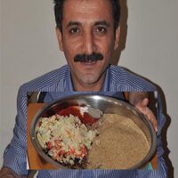 Sözünü tuttu çiğ köfteyi yoğurdu