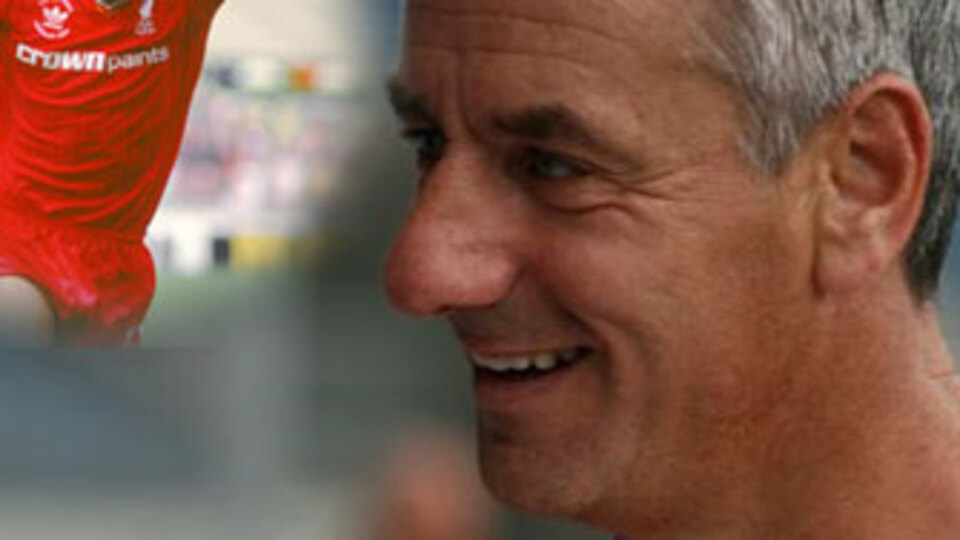 Ian Rush, beyaz saçlı ve bıyıksız