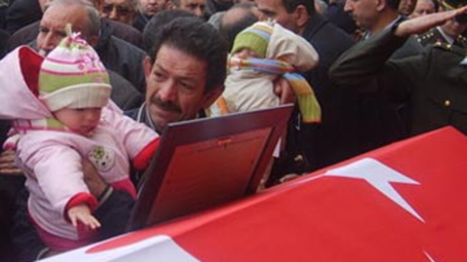 Çocuklar cenazeye götürülmeli mi?