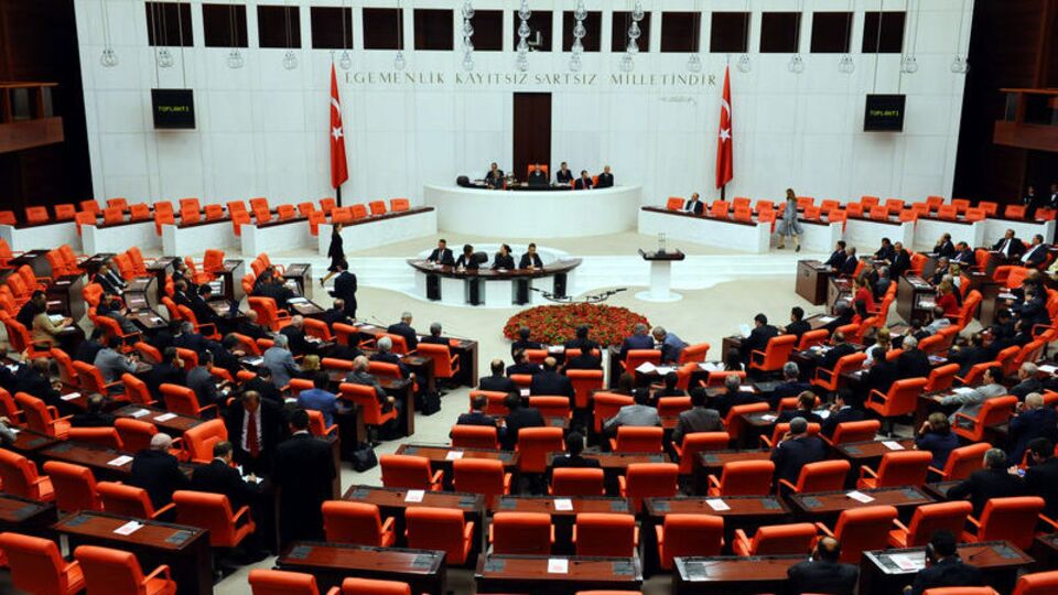 Memura toplu sözleşme ve grev hakkı TBMM'de ele alınacak