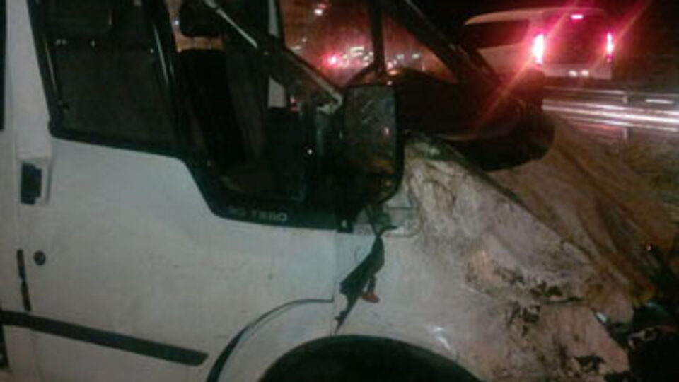 Minibüs devrildi: 1 ölü 3 yaralı