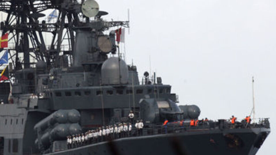 Rus savaş gemisi İstanbul yakınında