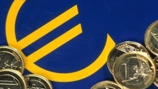 EFSF 1.98 milyar Euro borçlandı