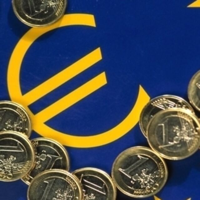 EFSF 1.98 milyar Euro borçlandı