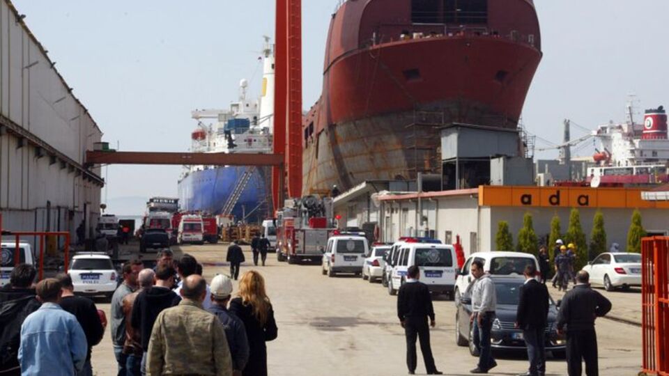 Tuzla Tersaneler Bölgesi'nde patlama VİDEO