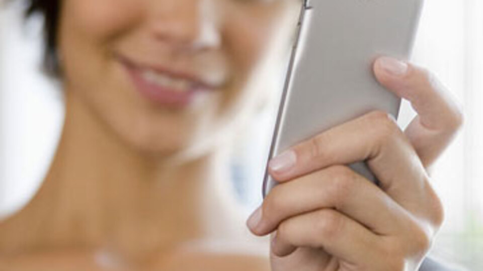 "iPhone ve Android telefonları uzaktan kumandaya dönüştürdük"