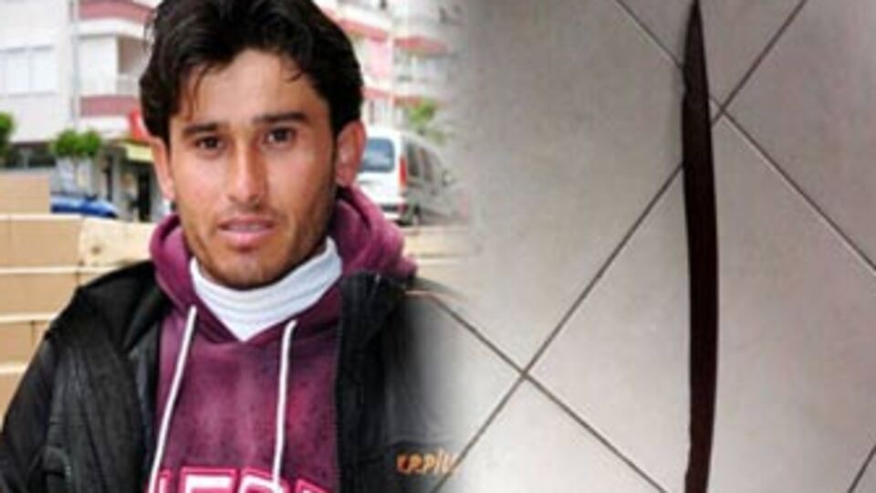 Düştüğü yerde Osmanlı kılıcı buldu