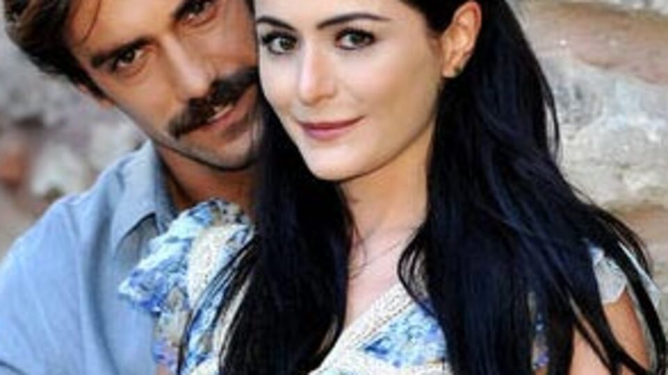 Setteki otomobilde seviştiler GALERİ