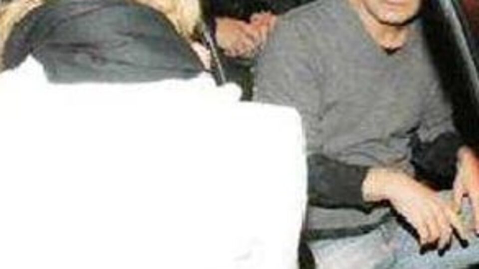 Serdar Rus kızlarla!