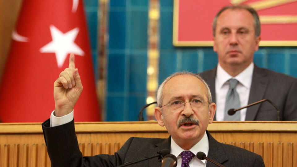 "Fatih İstanbul'u fethetti sen soydun"