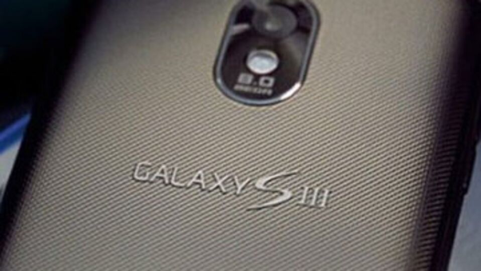 iPhone'un en büyük rakibi 3. vitese geçiyor!