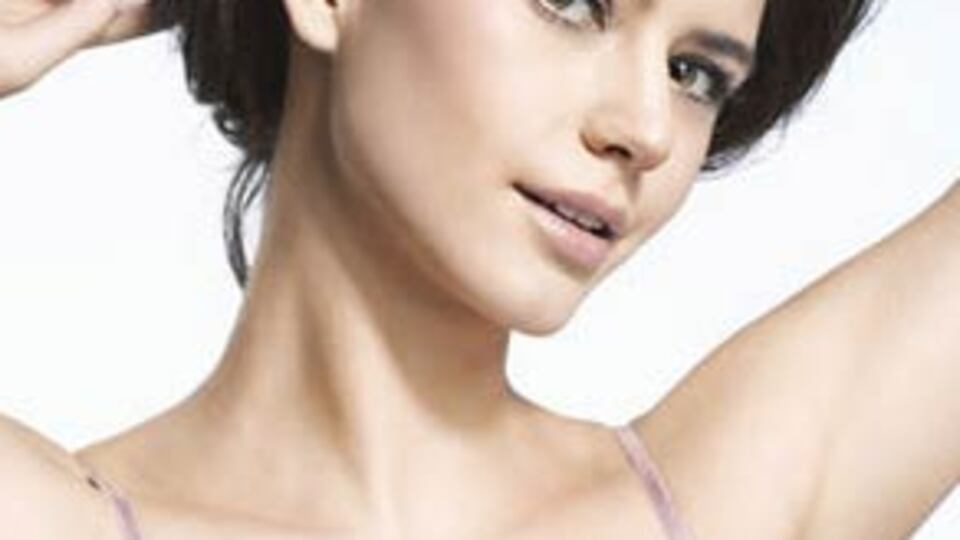 Çekilin! Twitter'a Beren Saat geliyor!