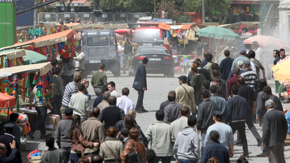 James Bond yerle bir! GALERİ