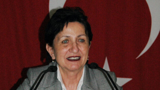 Binnaz Toprak: "Erbakan laikliği geriletecek birşey yapmadı"