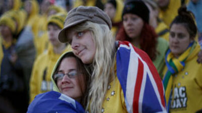 Binlerce Anzak Gelibolu'da atalarını andı /VİDEO