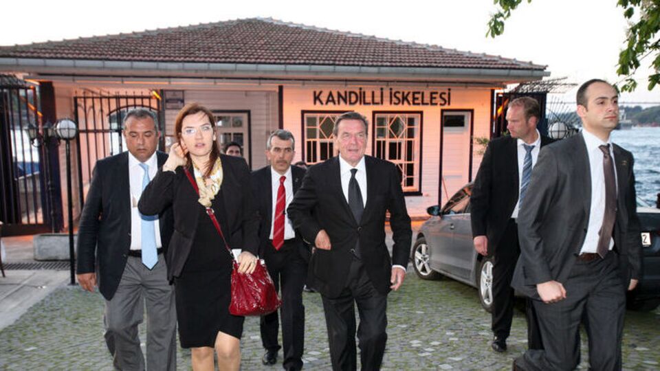 Erdoğan, Schröder ile görüştü