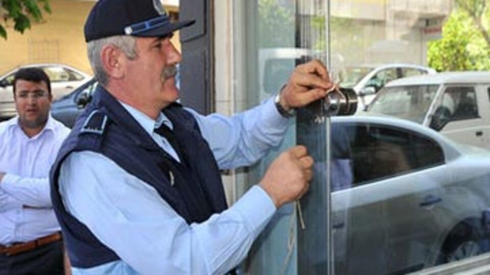 Kadıköy'deki oto galerileri mühürleniyor
