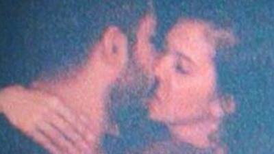 Öpüşmeye doyamadılar!