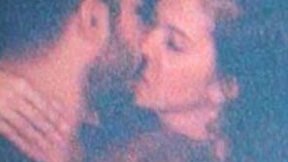 Öpüşmeye doyamadılar!