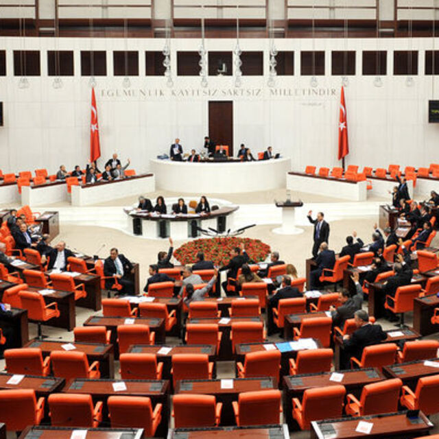Tutuklu vekiller için 'vekil tutuklanamaz' formülü