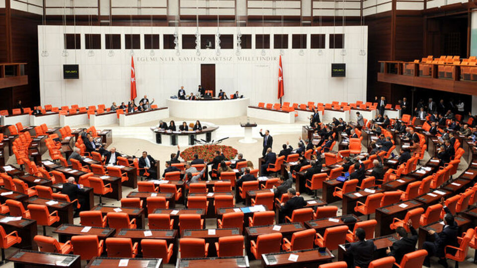 Tutuklu vekiller için 'vekil tutuklanamaz' formülü