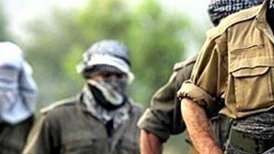 Sınırda dört PKK bombacısı yakalandı