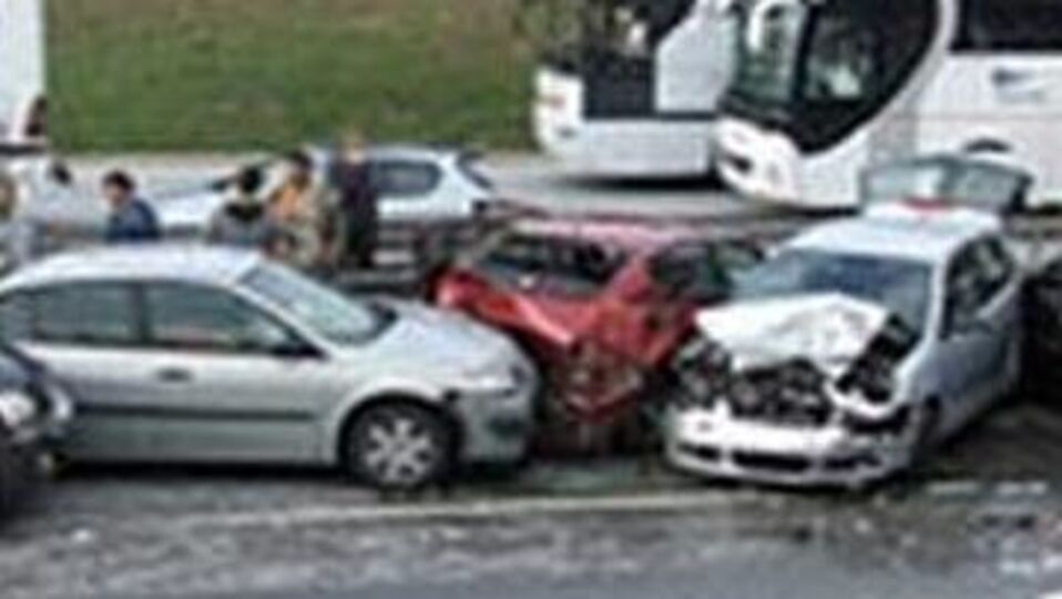 Zincirleme kaza: 1 ölü, 5 yaralı