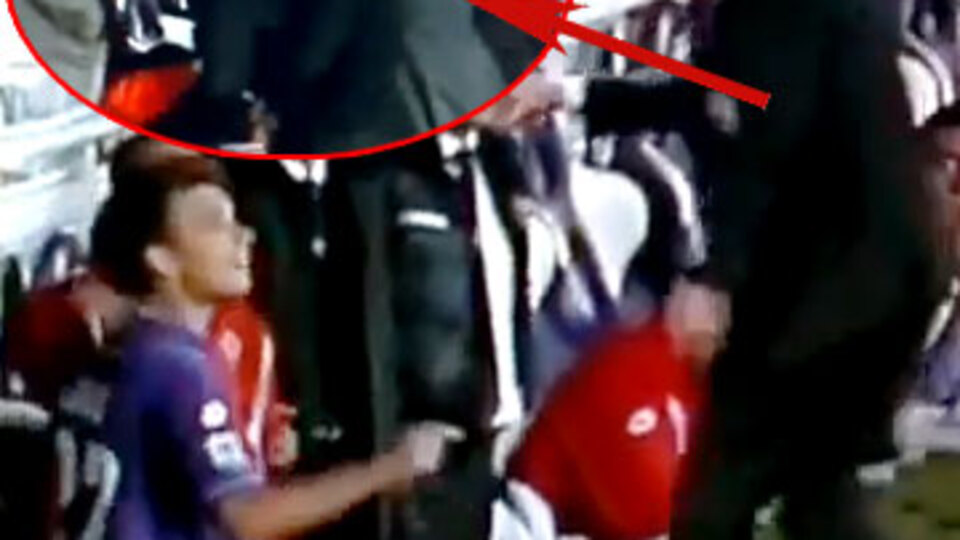 Bu yumruk sonu oldu! VİDEO