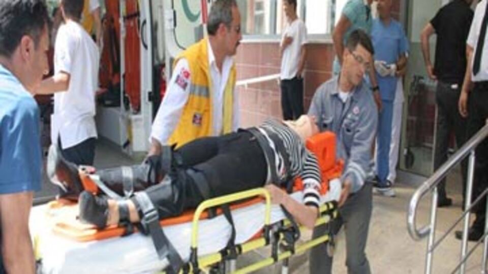 Balıkesir'de feci kaza: 12 yaralı